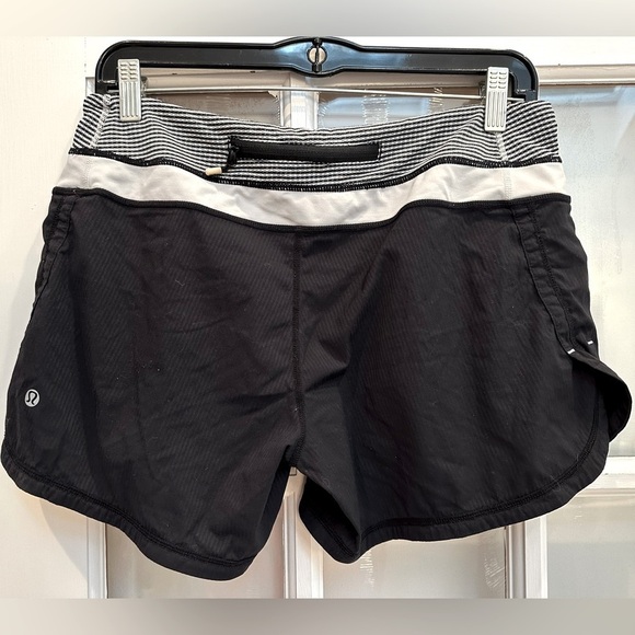 Lululemon Women's Athletic Run Speed Shorts in Black Navy Gray Size 8 Medium M - Picture 3 of 9